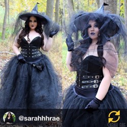 hipsandcurves:  RG @sarahhhrae: HALLOWEEN LOOKBOOK is live! I’ll