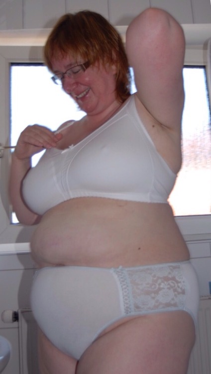 homemademayo:Here’s an example of how granny panties are actually hotter than pussy pics.  I want to grope this fucking beautiful fat granny You would be at the back of a *very* long line. And I’m right behind you! 8-b…