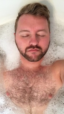 foxxadams:  I love weekend baths.  Snapchat: foxxadams 