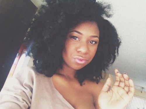 ebonymeansblack:  Just Tryna flourish… Ebony  Ig@afrosnpeeptoes8 