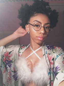 theartisticthot: ksteazy:  highly liking my cute fluffy bra 🌷