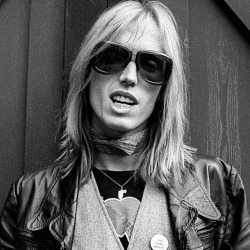 soundsof71:Tom Petty, whose button reads “One Chord Wonder”. “We