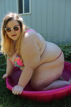 bigcutieveelynn:  Come have a swimmingly good time ;D over at veelynn.bigcuties.com
