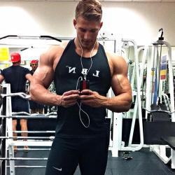 guyselfie:  adonisarchive:  Wayne Lucas  Follow GuySelfie for