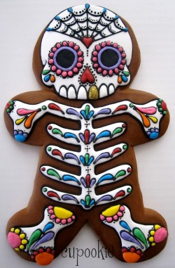 skullspiration:  (via Day of the Dead Gingerbread man - Skullspiration.com