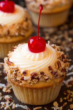 foodiebliss:Italian Cream CupcakesSource: Cooking Classy