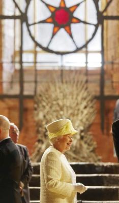 fy-gameofthrones:  Queen Elizabeth visits the Game of Thrones