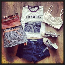 Clothes∞ / on We Heart It - http://weheartit.com/entry/64094738/via/glowinginthedarkness