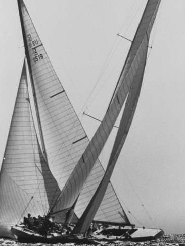 futureleisurist:  Americaâ€™s Cup  The days of yore.