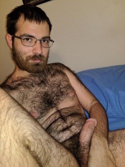 manlybush: Grrrrr. He’s hot and hairy and I love how his long