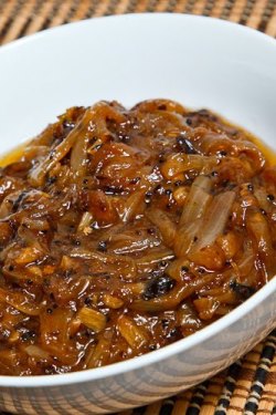 chilliguide:    Onion ChutneyIngredients:2 tablespoons oil2 teaspoons