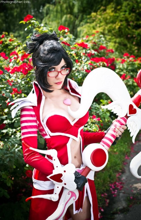 ukrainiancosplay:Clodia Romero as Vayne!Photo by Eva