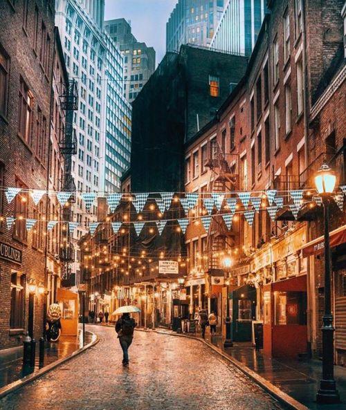 newyorkcityfeelings:  Stone St., Financial District 📷 @dylanwaalker