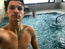 thegayfleet:tomholland2013 - Who needs a gym when you have a hot tub #restday @hazosterfield 