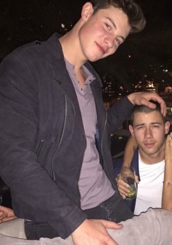 Nick Jonas + Shawn Mendes bromance