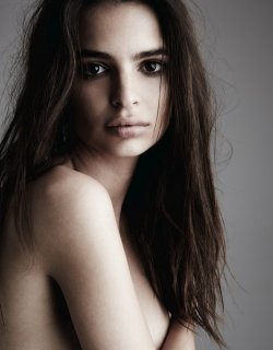 favorcelebs:  Emily Ratajkowski  A 100 times yes….and