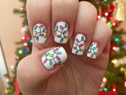 nailpornography: Christmas lights inspired by this gif tutorial
