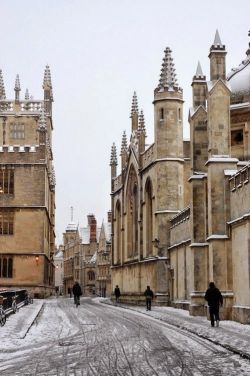 the-house-of-slytherin: Oxford University,England 