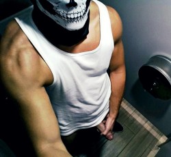 publicboyfun:  After workout I came to a public toilet to have