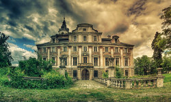 scottryantracey:   Abandoned Houses in Europe. W-w-whoa. Photographs