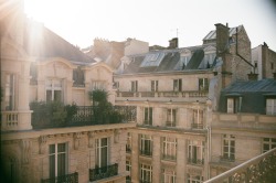 triflingthing:  morning light in my Paris apartment (35mm)