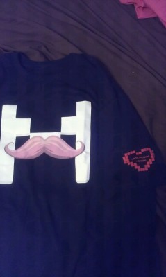 caitlinhasnobetterusername:  Just got my Markiplier’s Heros shirt!!!!! :D 