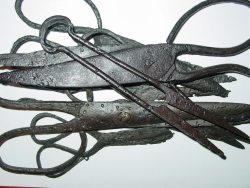 history-museum:  Viking scissors. ca 8-10 century AD. [1600x1200]