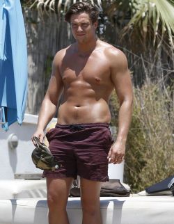 hotcelebs2000:  LEWIS BLOOR 