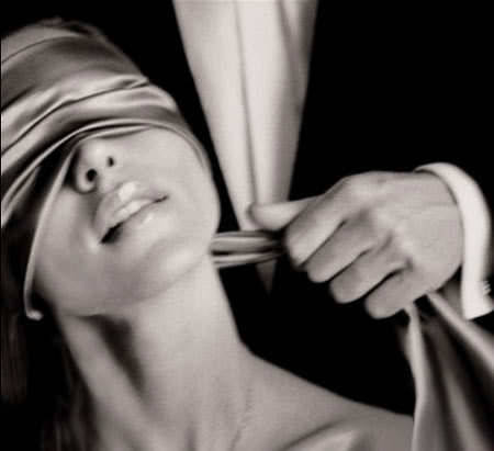 (via The seductive blindfold | We Heart It)