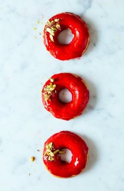intensefoodcravings:  Baked Lemon-Raspberry Donuts | The Kitchn