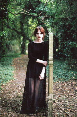 xplodingbunny:  untitled by Millie Clinton: www.mcphotography.org.uk