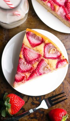 guardians-of-the-food:Simple Strawberry Lemon Cake@quellorasJia