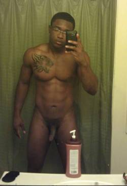 nudeselfshots-blackmen.tumblr.com/post/62503730218/