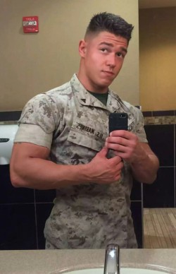 dannyboi2ilovemeninuniform:  Best Tumblr Blogs since 2012 4 more