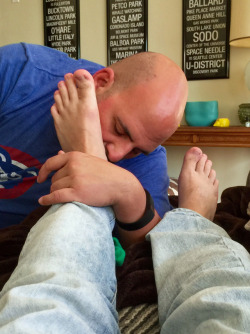 male-foot-fetish-plus:  Follow Me  http://male-foot-fetish-plus.tumblr.com/