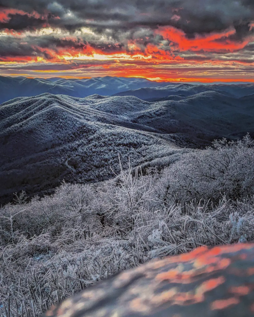 amazinglybeautifulphotography:  Sunset over the Blue Ridge Mountains