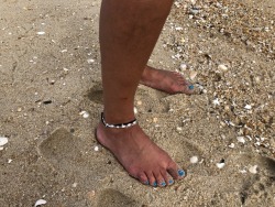 luvmyhotwife25:  A couple more pics from yesterday’s beach