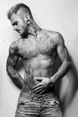 kaeruzumi: inkedmenonly:  Shop butt plugs online  Flammes et