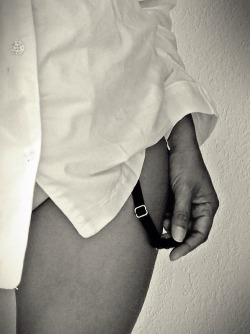 aladythatkneels:  …undone…a little *grins*