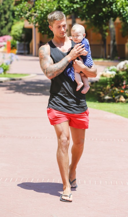 wreckyourightupguy:  Dan Osbourne <3 Amazing Hot Feet Part 9!