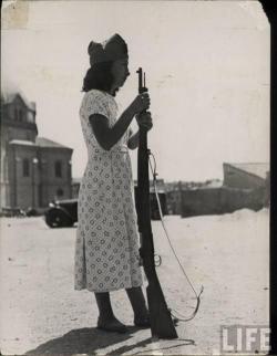 fuckyeahanarchopunk:  Anarchist Militia Women, Spanish Civil