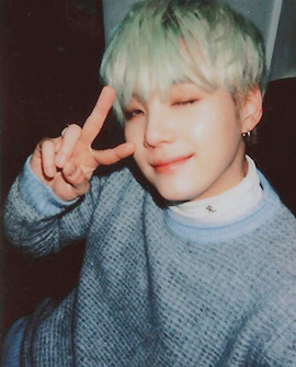 jiminrolls:  polaroids: mint suga