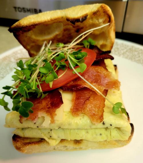 mrakfoodcraze:  I made a bacon and egg breakfast sandwich on