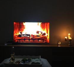 Loving our fireplace 🔥🔥🔥 LOL 😸😸 #NetflixandChiLL