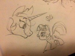 thetinyapprentice:Some very cute tiny twilight by my pal @atowncalledbedlam!