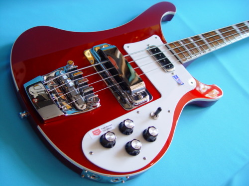 fuckyeabassguitar:  2012 Rickenbacker 4003 Ruby Red. Fuckin’.Sex.  Holy shit this thing is beautiful