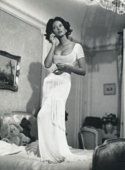 the-original-supermodels:Le Grand Hotel - Vogue Italia (couture