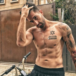 hotfamousmen:  Jesse Wellens