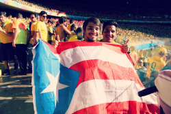 i-sell-my-dreams:  Una bandera puertorriqueña en el Mundial