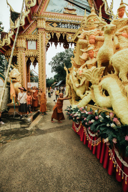 samhorine:ubon ratchathani // candle festival preparations -
